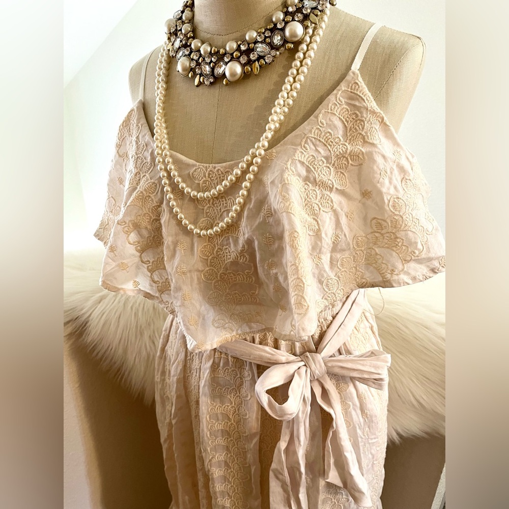 Like NEW!! M Embroidered Romantic Eyelet Lace Ivory Love the Label Maxi Dress